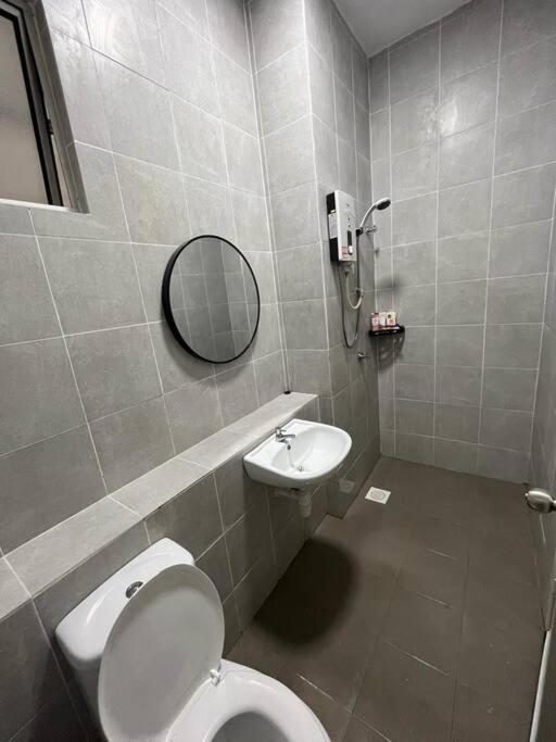 Faliza Adelia Residence カジャン エクステリア 写真